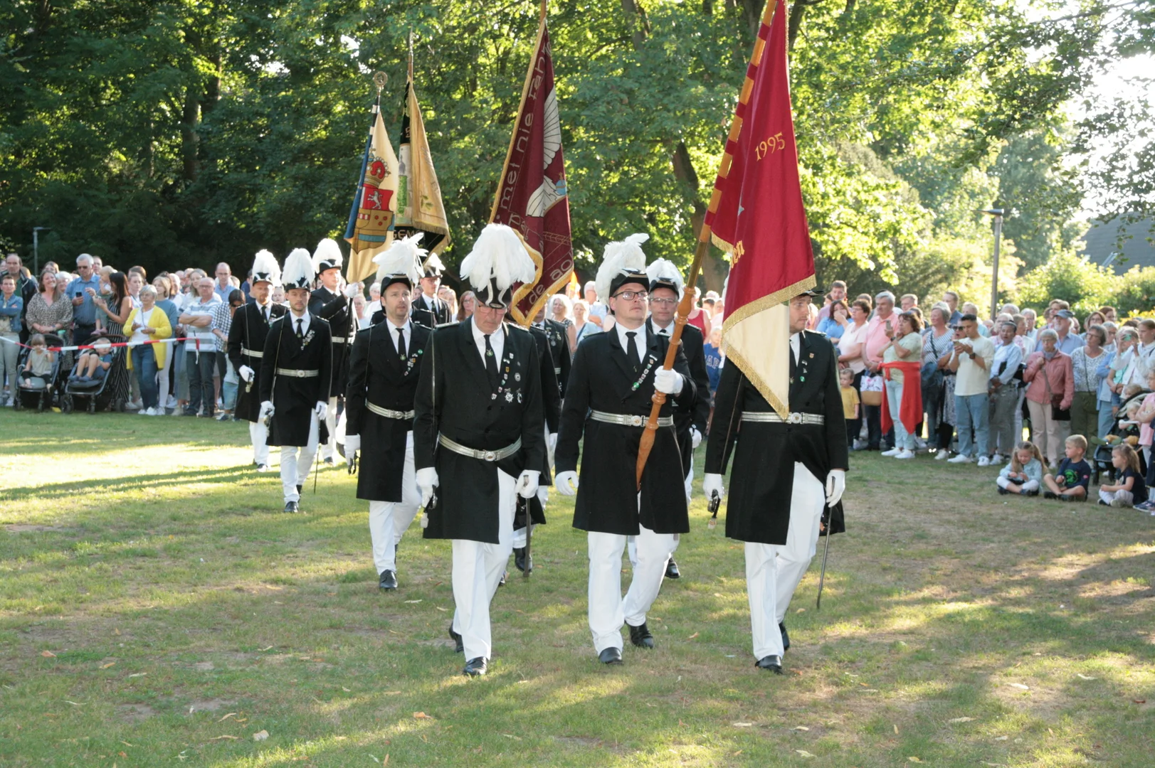 Fahnenabordnung beim Schützenfest 2023