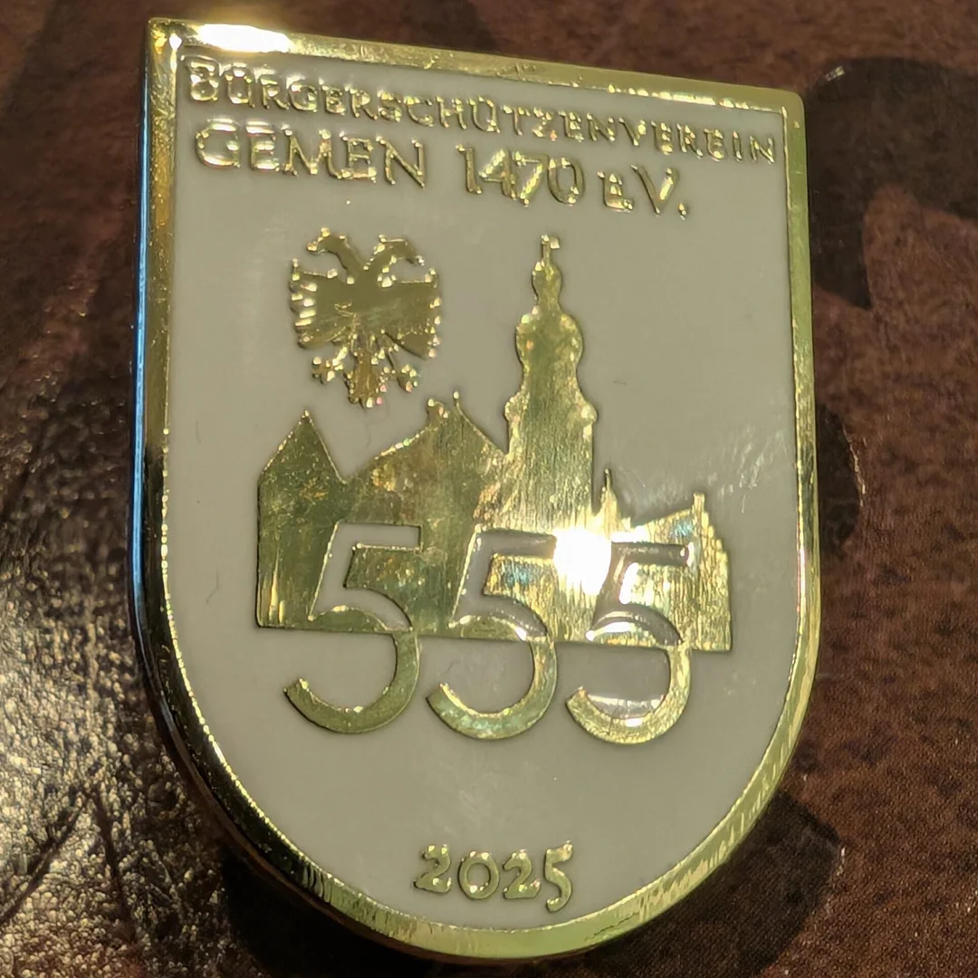 Pin 2025 aus dem Adlershop
